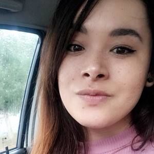 Meet your Posher, Angie